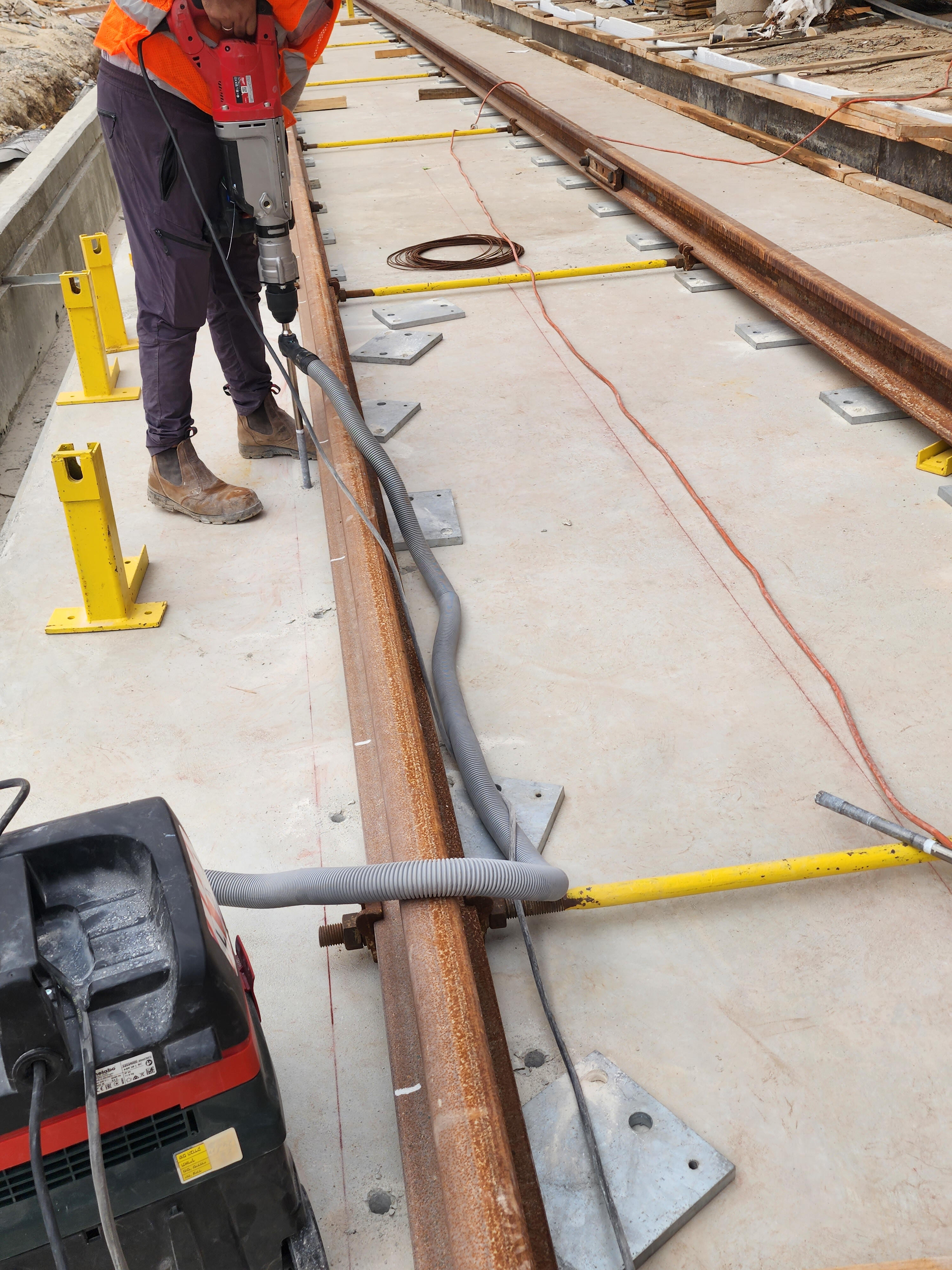 ></i></td>
						</tr>
					</table>
					<p align=